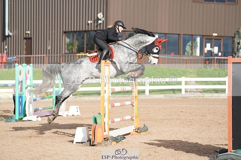 251108-132918-02732 - Cls 13 Foxhunter and 1.20m Open