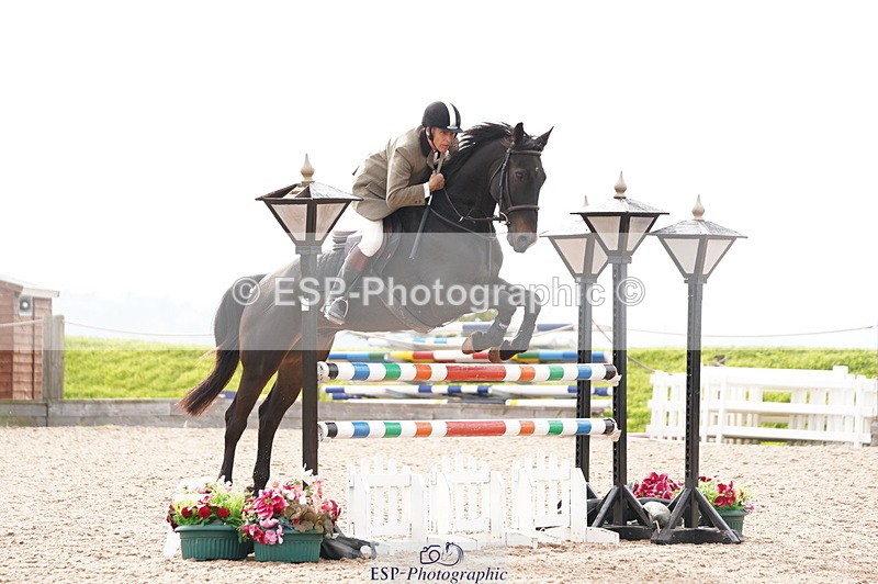 241004A-152150-00955 - Fri 04 Snr Fox & 1.20m Open