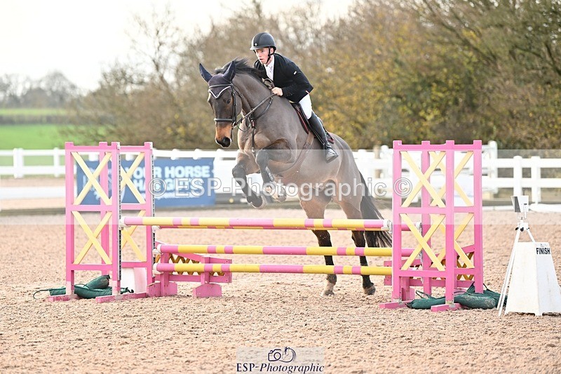 241206-100025-00140 - Cls 2 British Novice and 90cm Open