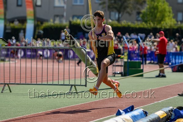 Age25SAT-916325 - Field Male