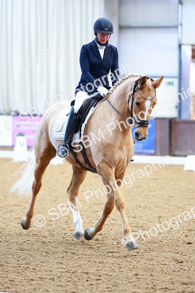 SBM_001172 - Class 18-15-16-22 - Elementary 5 Novice 5-Novice 6