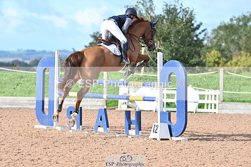 231014A-103604-04157 - Cls 18 Newcomers & 1.10m Open