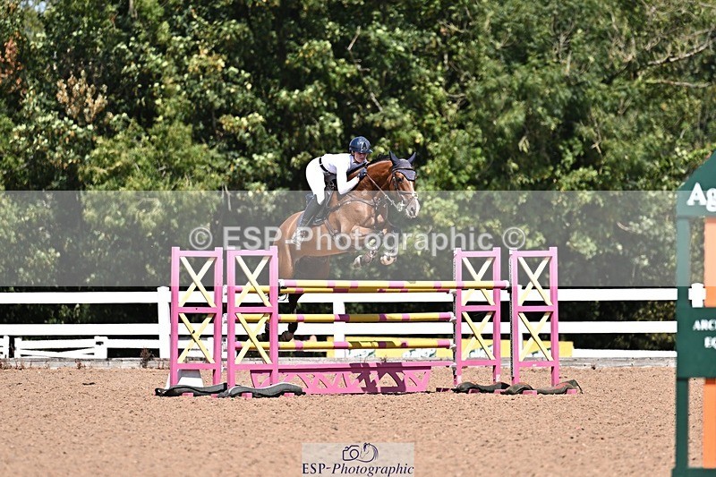 260812-125555-00537 - Cls 6 Foxhunter and 1.20m