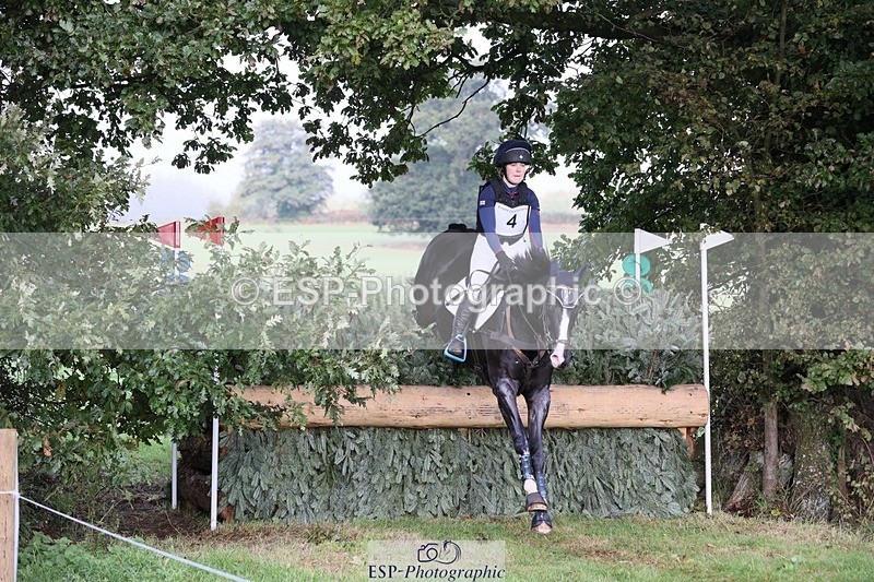 231020-100917-06181 - 004-CARTOON.HERO-Sophie.Wildern-XC