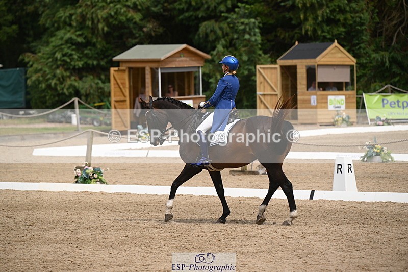 250719A-140305-05877 - 038-Natasha.Collings-Costello-Dovevale.Tender.Dove