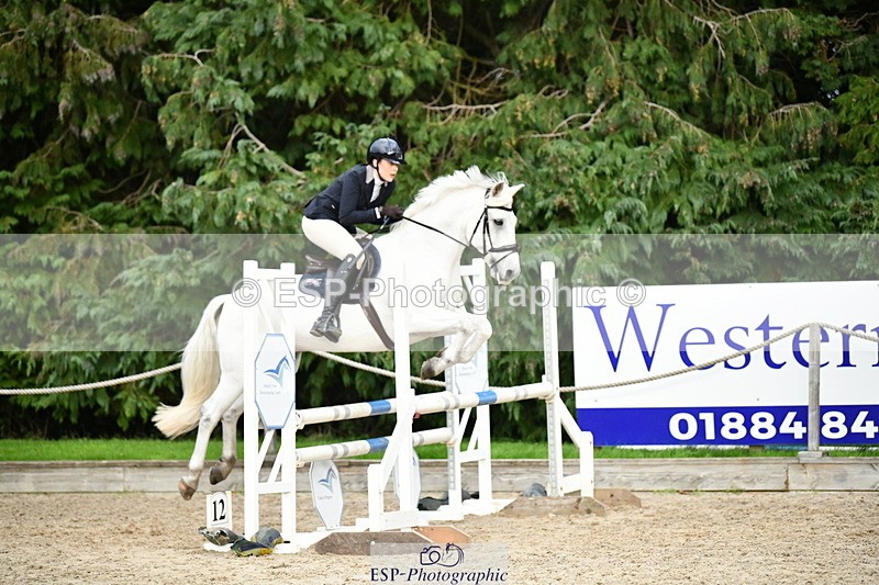 251004A-172916-02459 - Classes 12 & 13 90cm