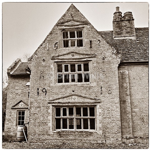 Listed Farmhouse, Ditchingham - The Black & White Gallery