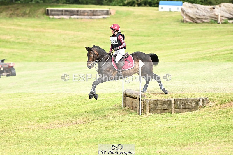 240825X-161211-36690 - 80cm XC 15.30 to 16.30