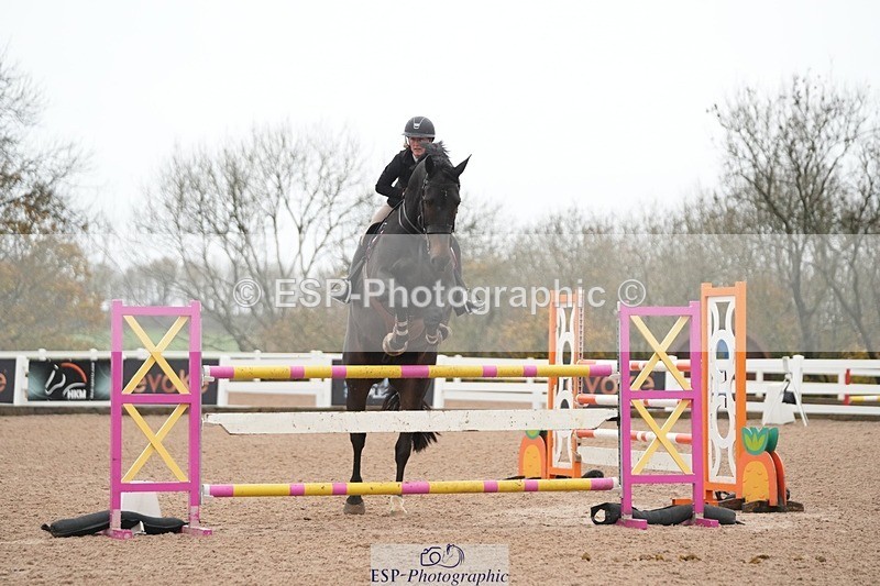 251107-134310-01223 - Cls 6 Foxhunter and 1.20m Open