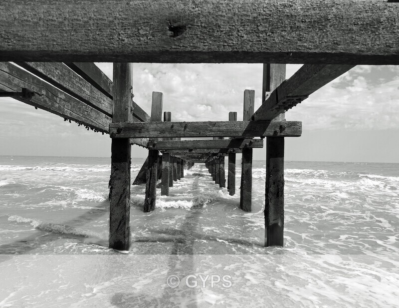 Gorleston beach by Kath Wright - New Members Work