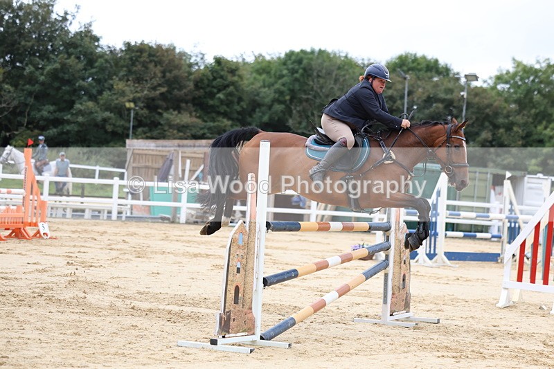 3E7A3152 - Class 8: Senior Newcomers/1.10m open