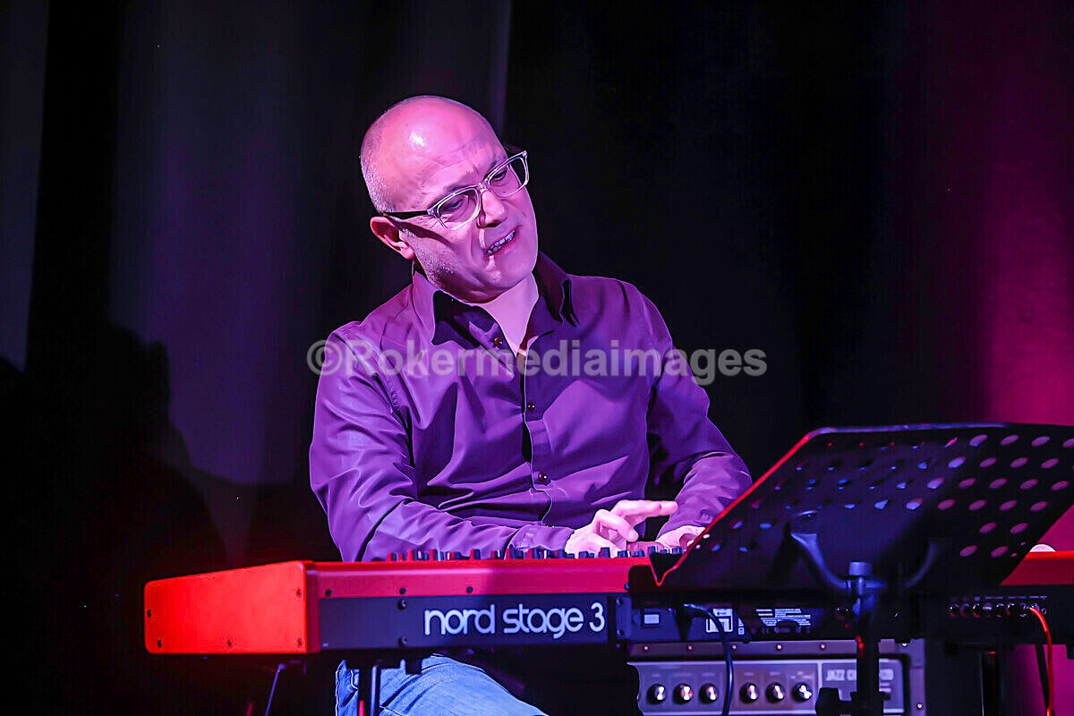 AMP  Ben-40 - AMP TRIO + Ben Holder