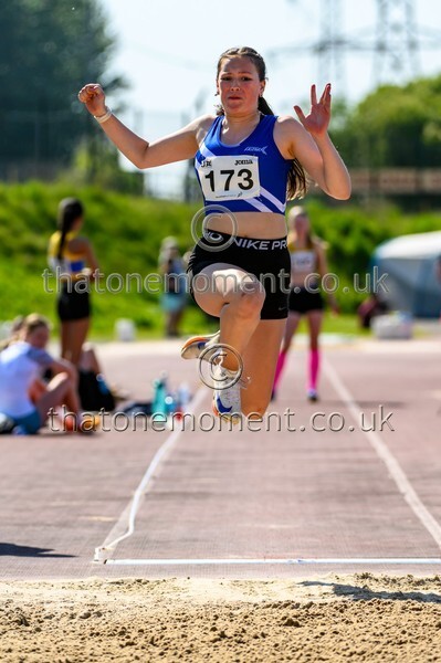 West25Sat-928520 - Field Female