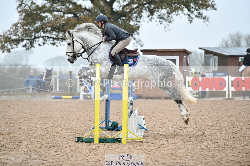 241102A-110346-04173 - SAT Cls 9 British Novice and 90cm Open