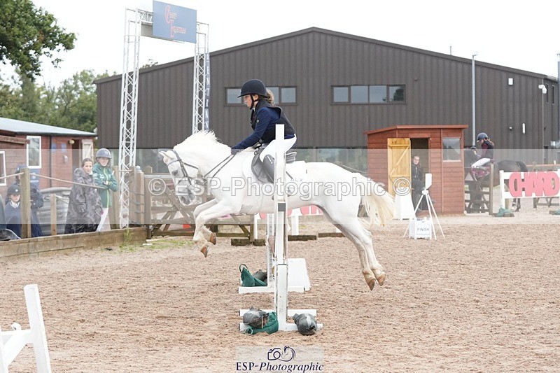 250920-155051-01507 - Cls 21 Pony Intro 80cm Derby