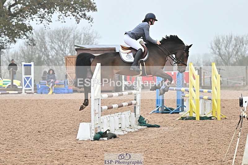 241103A-102955-06666 - SUN Cls 18 British Novice and 90cm Open