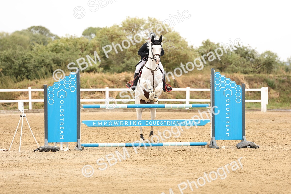 SBM_024043 - Class 6 - Senior Newcomers 1.10m