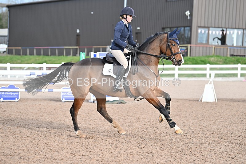 231208A-121140-00596 - Cls 5 Newcomers & 1.10m Open