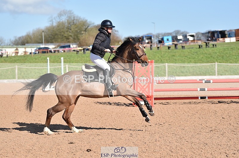 240306A-104326-00827 - Cls 1 British Novice and 90cm Open