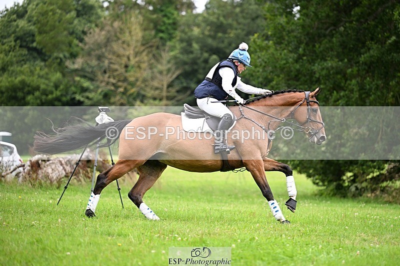 240803-115432-03043 - 025-Trilby_Crewes-WATERNISH_BRIDLE_LANE