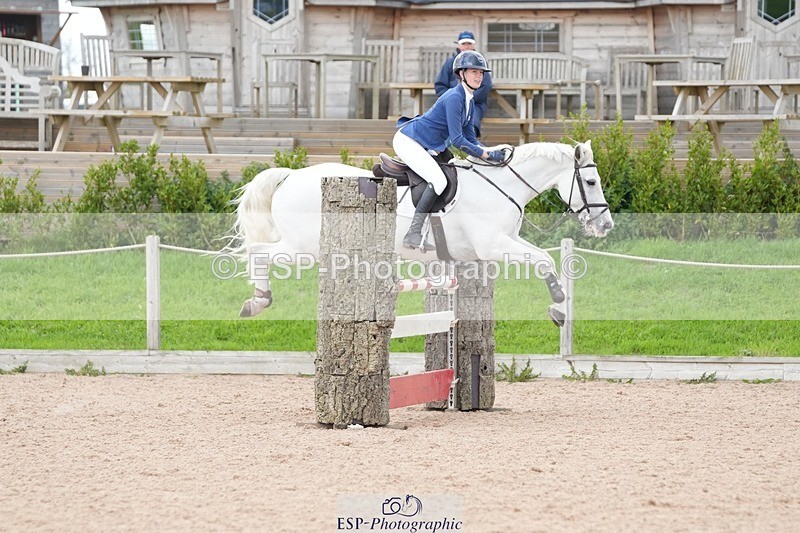 250921-123233-02947 - Cls 9 Pony Foxhunter and 1.10m
