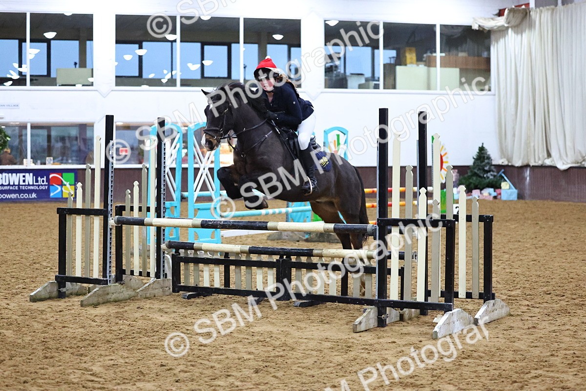 SBM_002650 - Class 6 - Holly & Ivy Stakes - 90cm