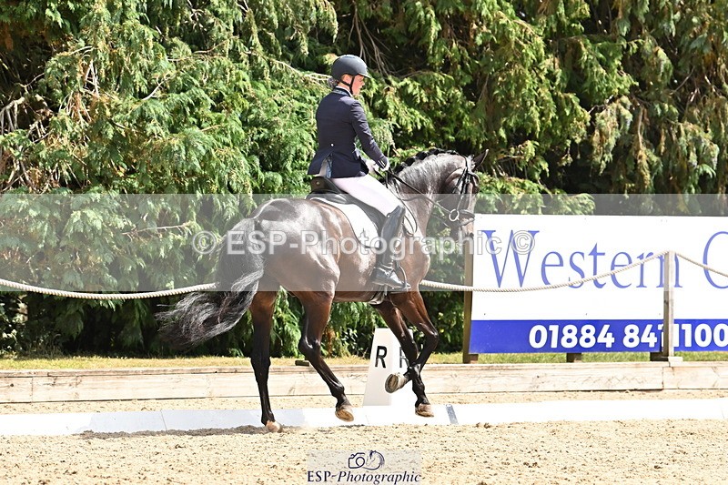 250808A-143922-00954 - 032-Caitlin.BurgessFurst.Sandreo.MFS