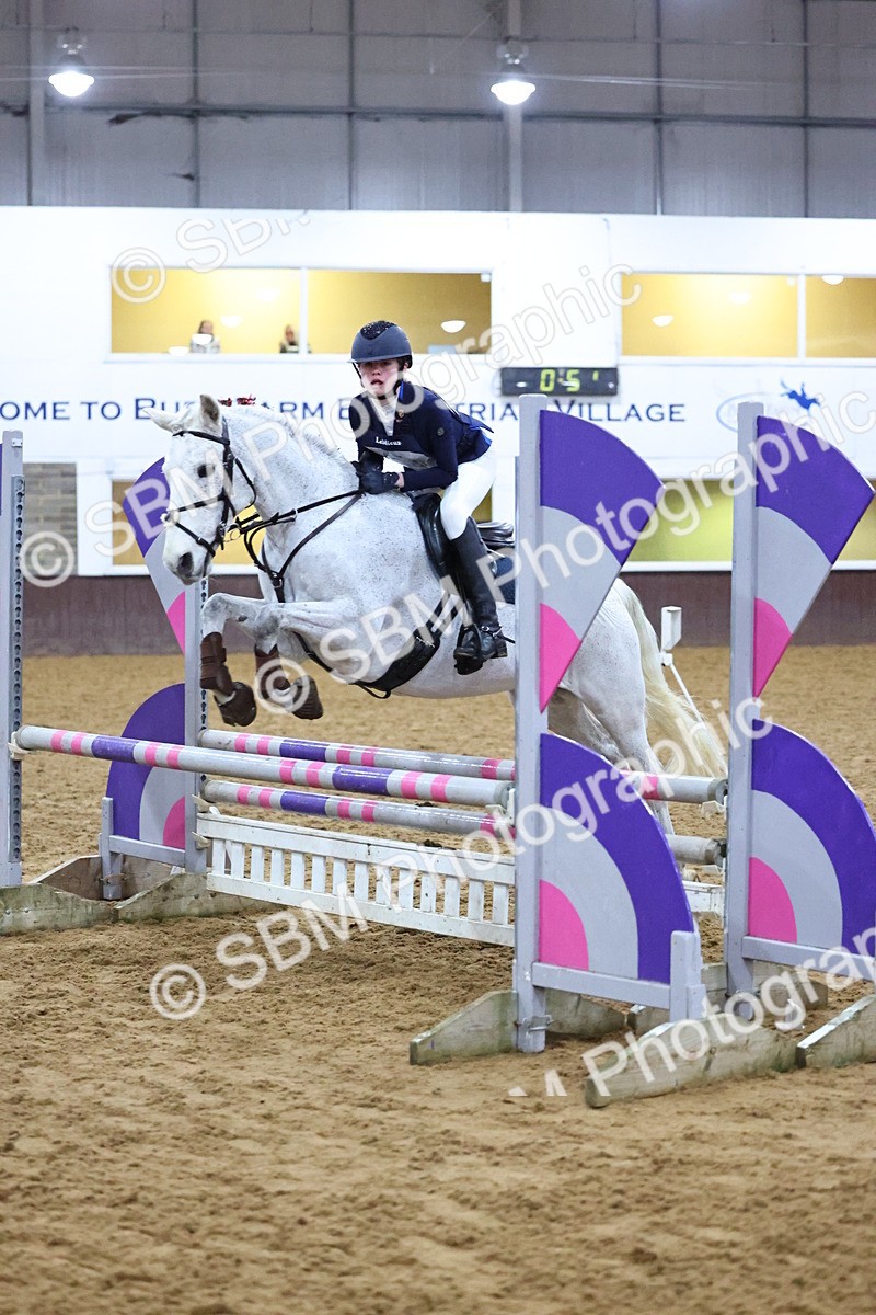 SBM_002773 - Class 6 - Holly & Ivy Stakes - 90cm