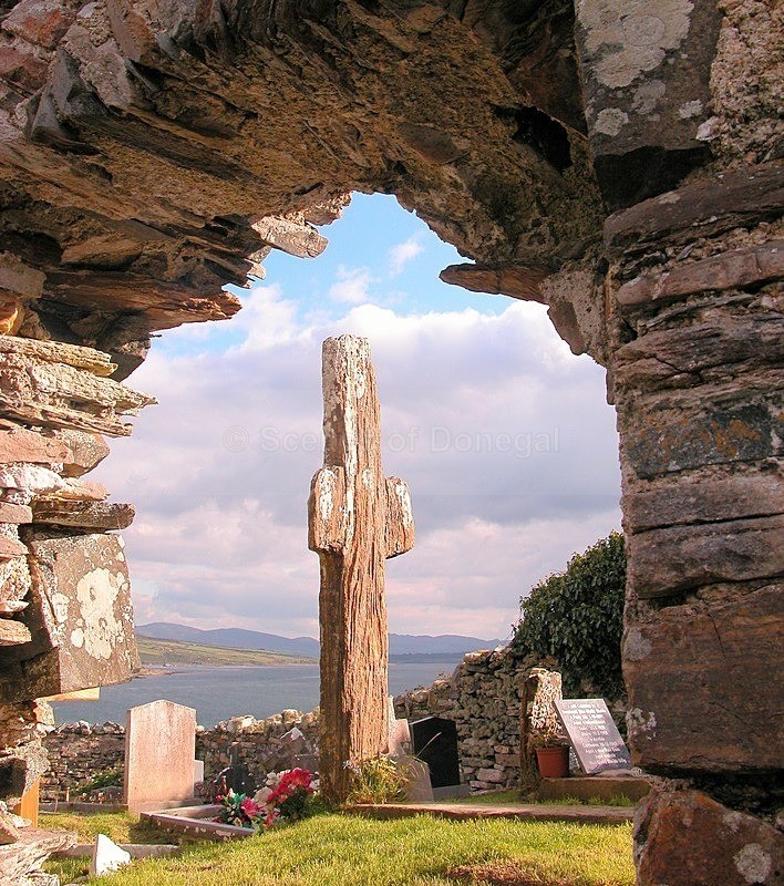 under the arch - Others