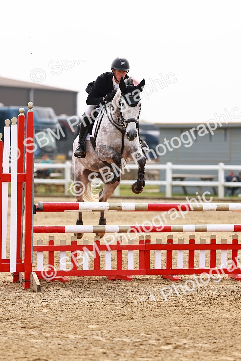  - Class 17 - Senior 1.05m