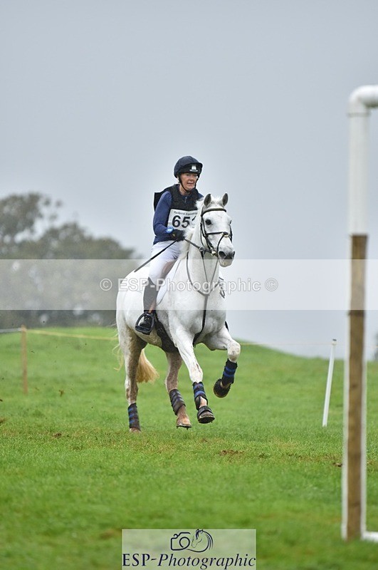 231021-102138-14322 - 651-RATHNAGREW.GREY.TEX-Nicola.Horsley-gubbins-SC+XC