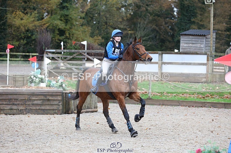 231118-133437-01907 - Cls 3 90cm