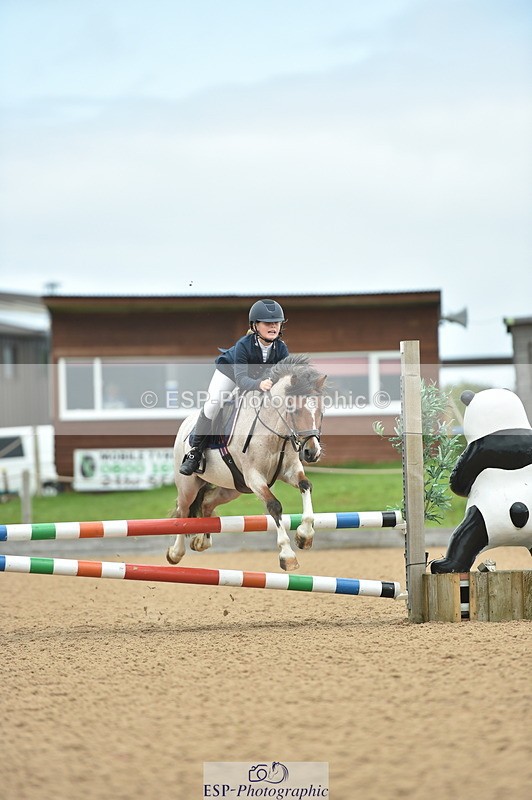 230819A-100428-00130 - Cls 36 Stepping Stones 128cm + 138cm