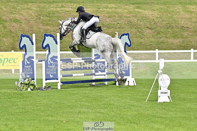 250613A-100027-00225 - Cls 1 Snr Newcomers and 1.10m Open