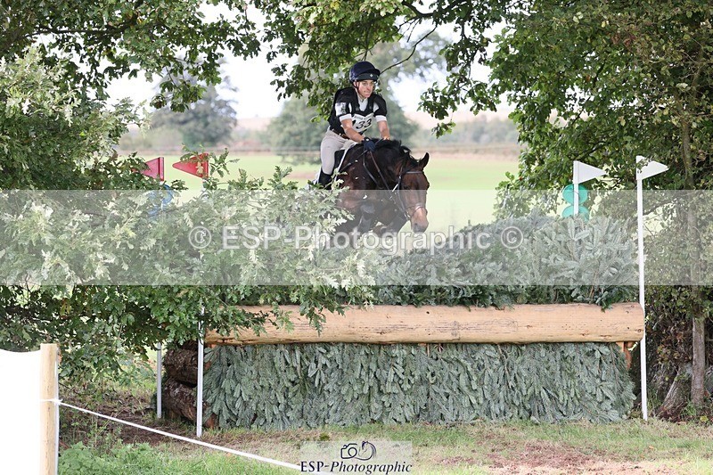 231020-142913-09363 - 133-FOXENHOLE-Laura.Elliott-XC