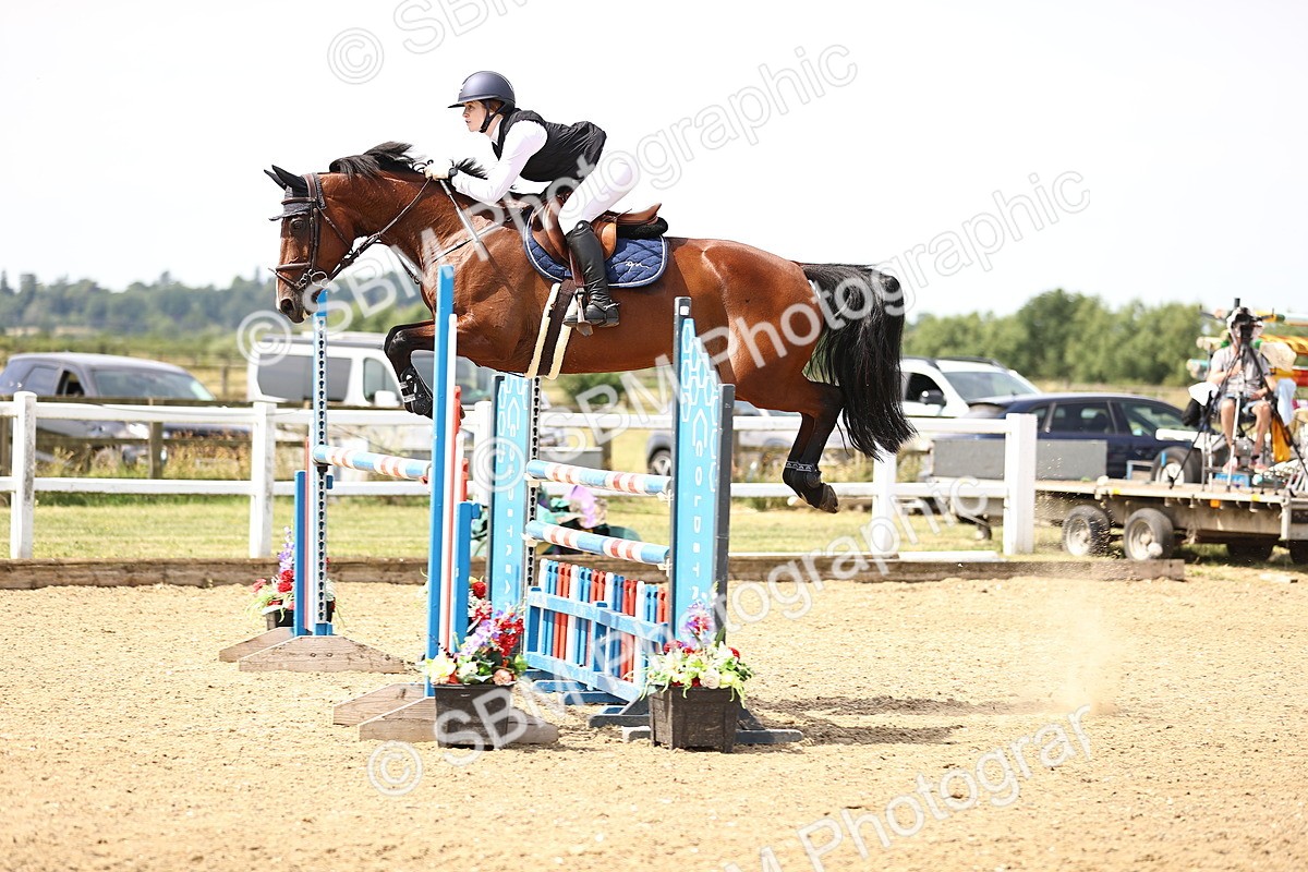 SBM_000530 - Class 15 - Redpost Equestian Senior Foxhunter - 1.20m