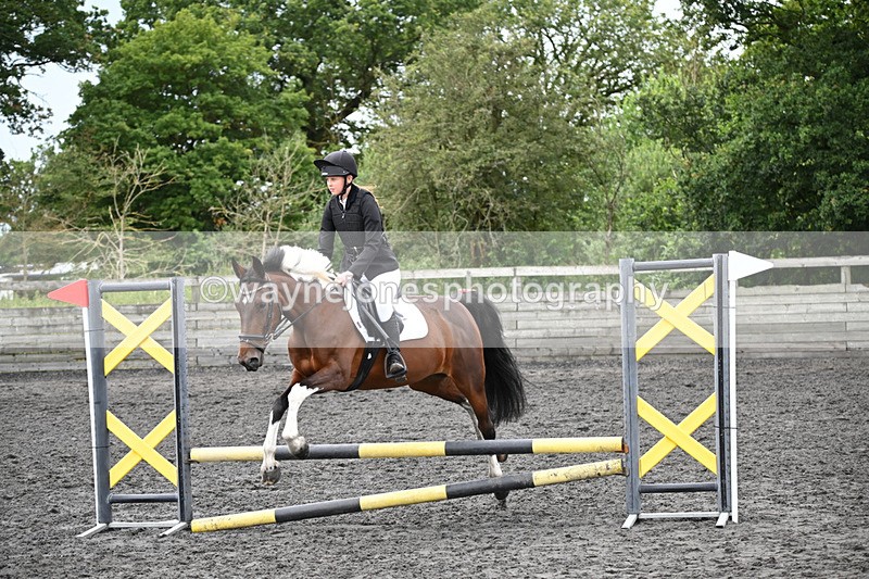 WJ6_0421 - Clear Round 1