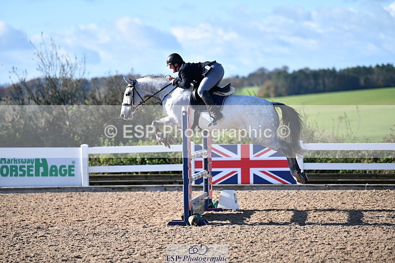 231110A-132419-00556 - Cls 5 Newcomers & 1.10m Open