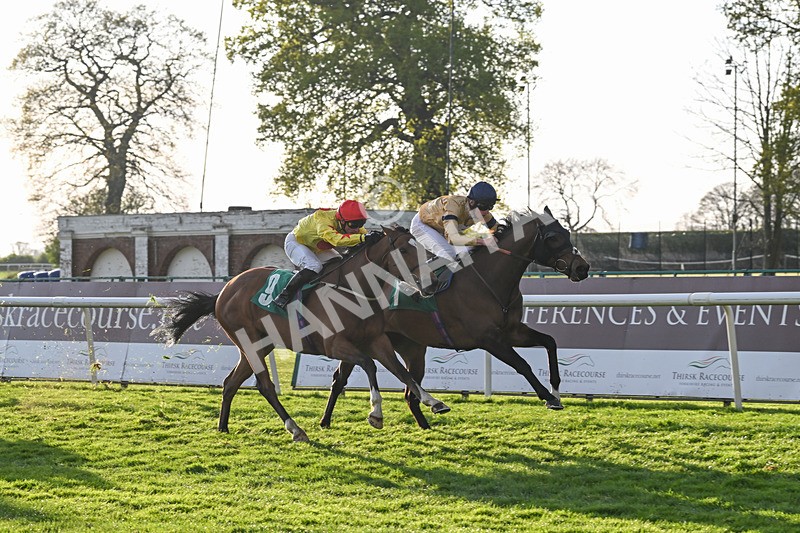 220425-Race 6-Perfectly Timed-9380