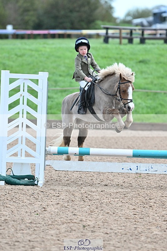 231029A-093631-02445 - 60cm Club and Schools