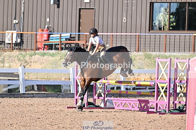 250708A-184340-00633 - 90cm Classes