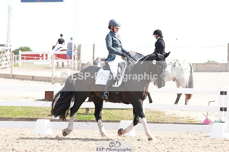 250817-122538-09065 - 163-Hannah.TownleyThe.Domino.Effect