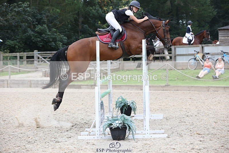 230908-171228-03184 - Cls 9 Snr Newcomers & 1.10m Open