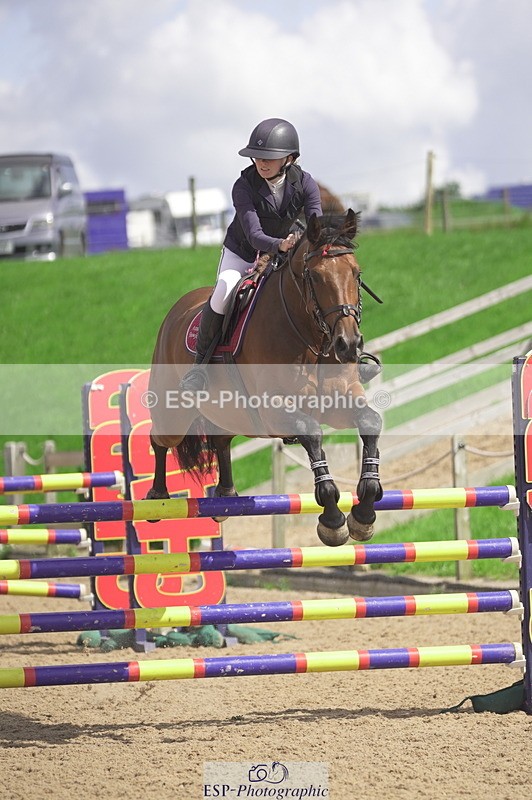 230806A-111322-01533 - Cls 13 Snr Newcomers & 1.10m Open