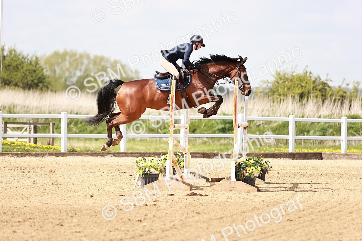  - Class 26 - Senior Foxhunter - 1.20m