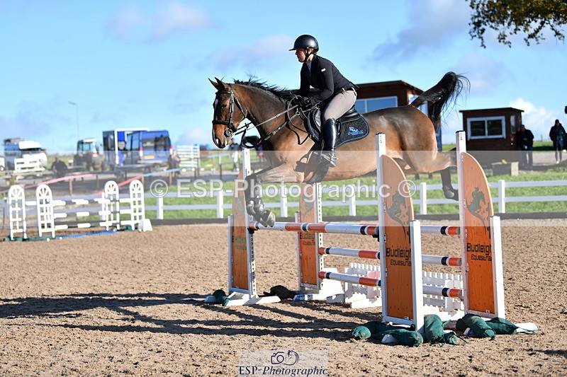 231110A-131521-00493 - Cls 5 Newcomers & 1.10m Open