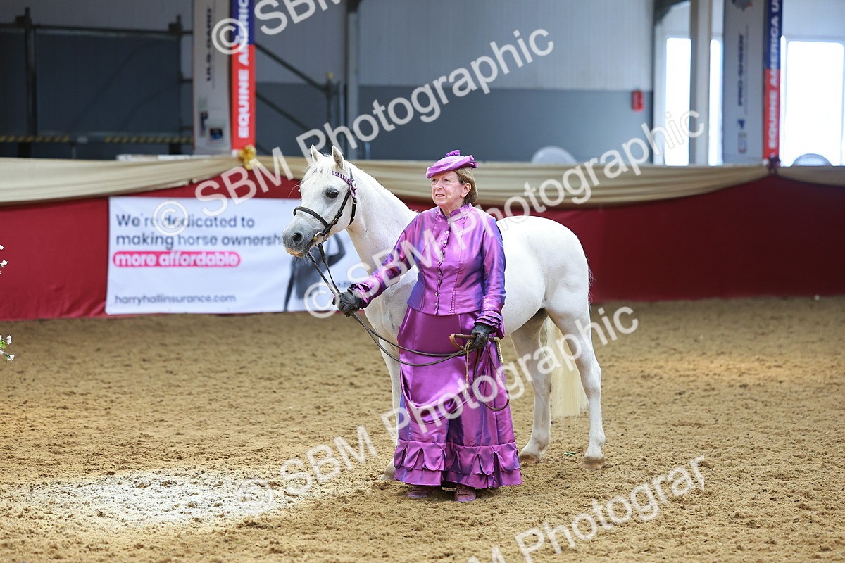 SBM_13661 - Class 104 - IH  Costume
