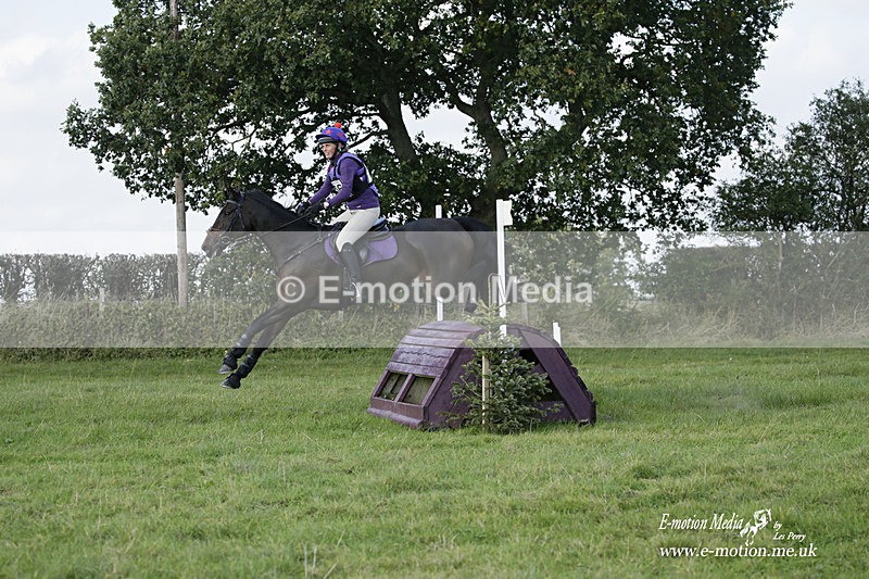  WWHT 171021 3915 - Open (1.00m)  17/10/21