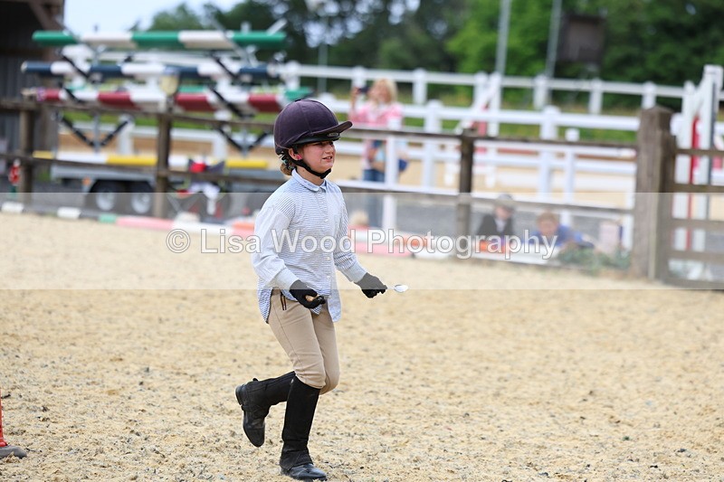 3E7A0006 - Egg and Spoon