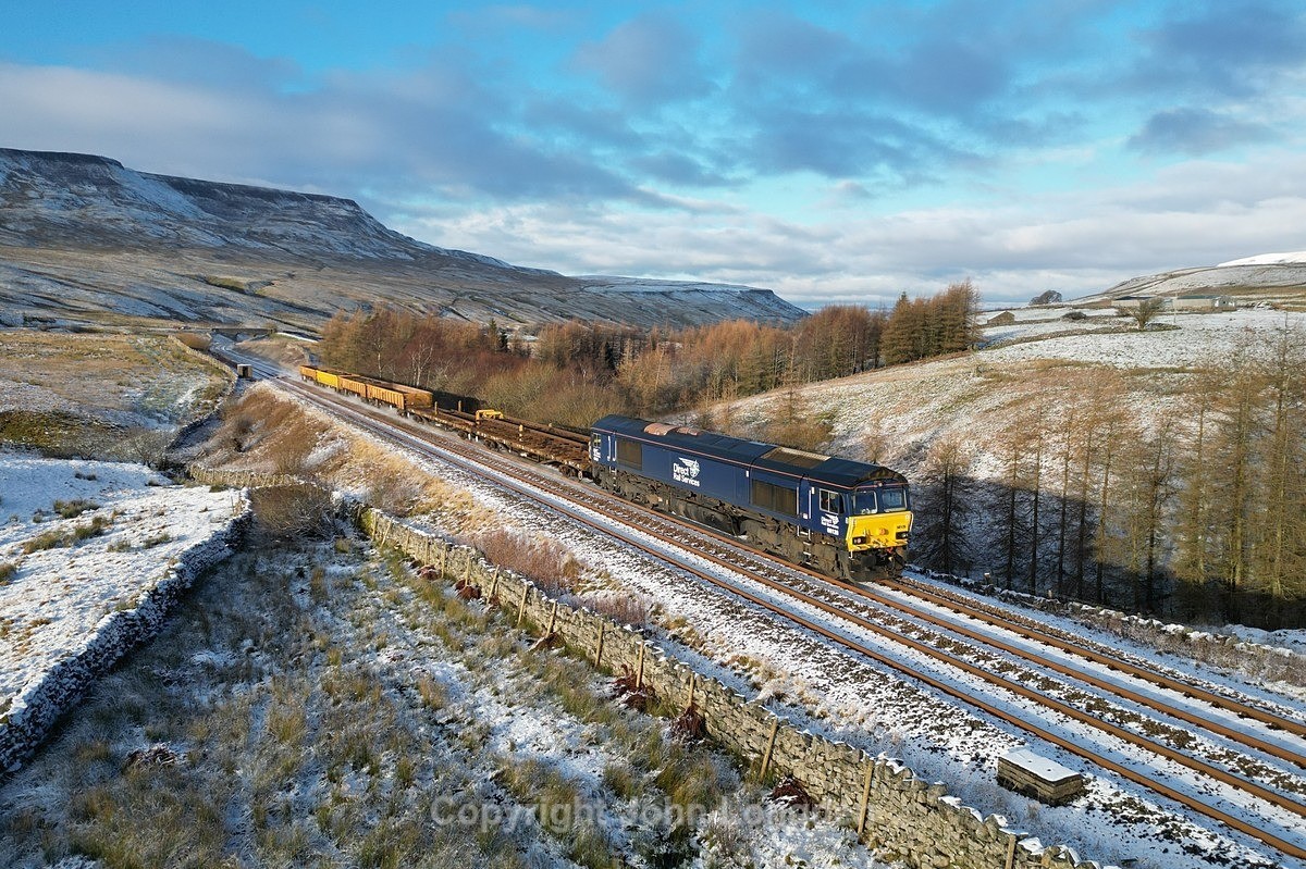 JL - 30.11.23 66126 6K05 Carlisle - Crewe, MP260 - Ais Gill - Milepost 260